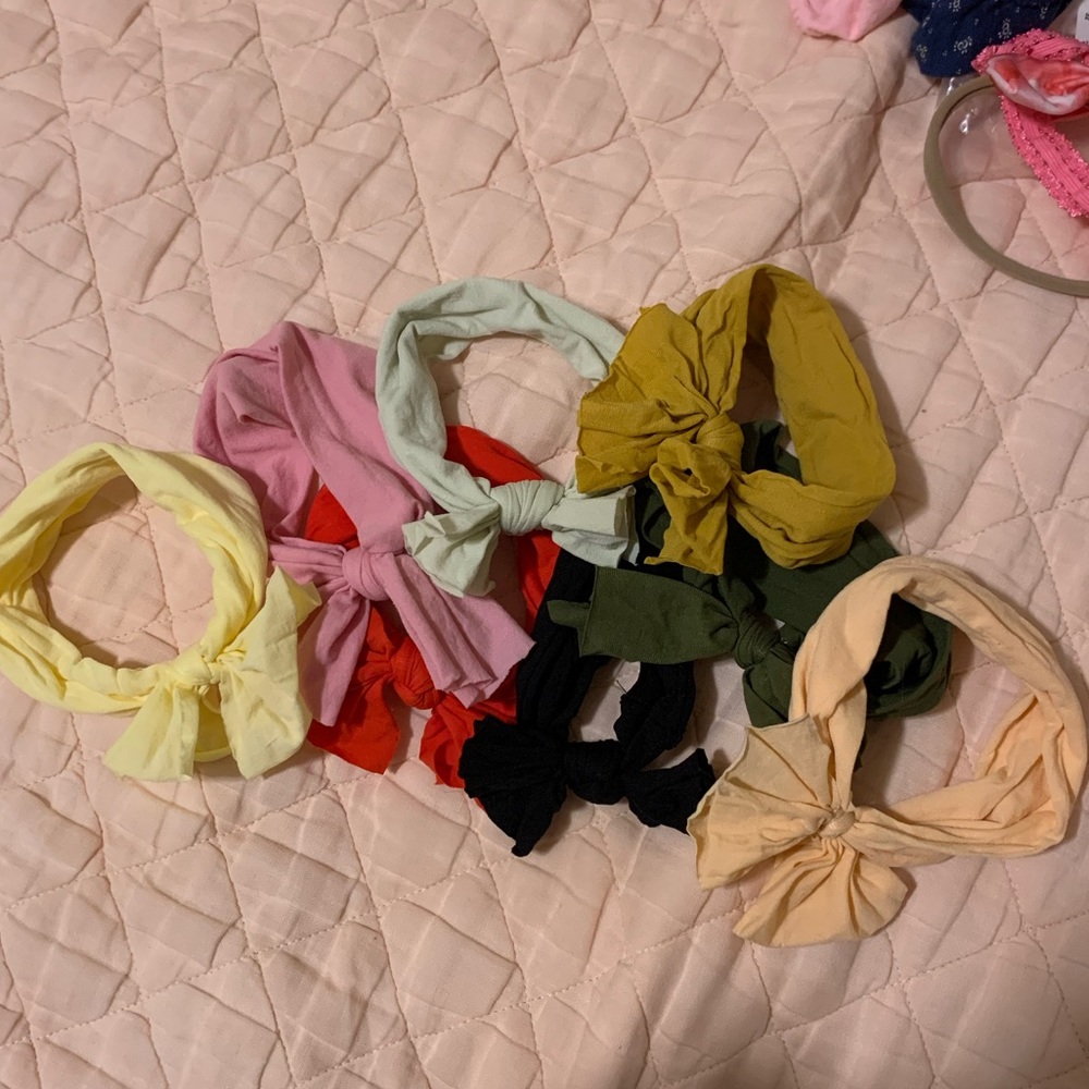 Assorted bows